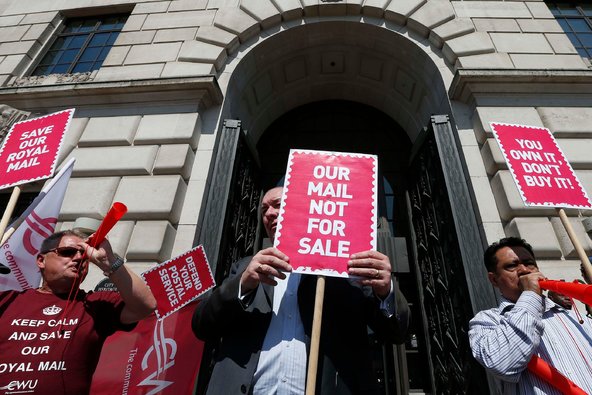 Postal workers in Britain are still opposed to plans to privatize Royal Mail.