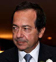 John Paulson has guaranteed the 92nd Street Y against losses in his funds.