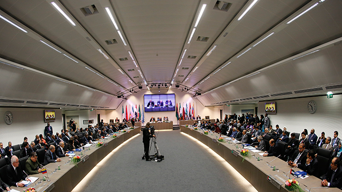 OPEC oil ministers attend the OPEC meeting in Vienna (Reuters / Leonhard Foeger)