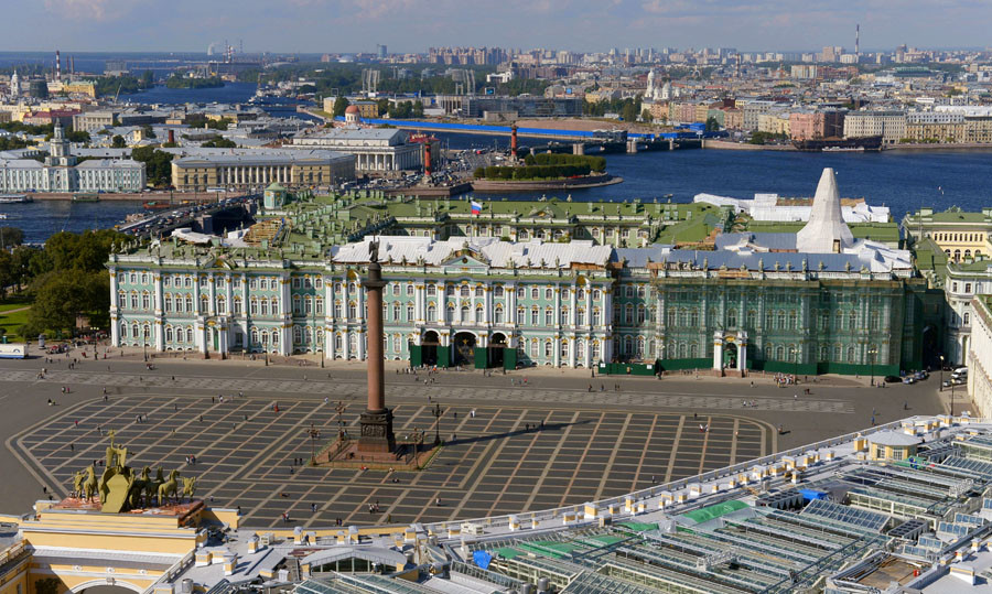 A view of the Palace Square and State Hermitage Museum in St. Petersburg. © Sergey Guneev