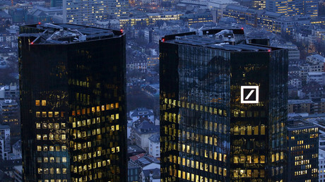 The headquarters of Germany's Deutsche Bank is photographed early evening in Frankfurt, Germany © Kai Pfaffenbach