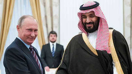 Russian President Vladimir Putin (L), Saudi Deputy Crown Prince Mohammed bin Salman (R) © Pavel Golovkin