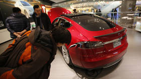 FILE PHOTO: Tesla Motors' Model S P85 in a showroom in Beijing  © REUTERS/Kim Kyung-Hoon